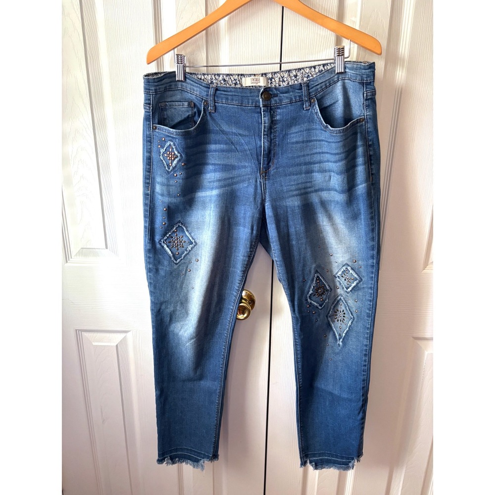 VINTAGE AMERICA Medium Blue Patchwork Studded Raw Hem Cropped Bestie Jeans 32